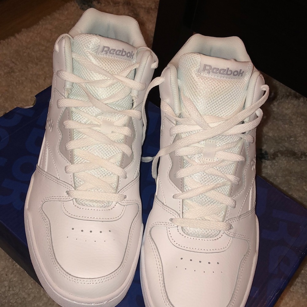 Men's Rebook Basketball Shoes - Picture 6 of 7